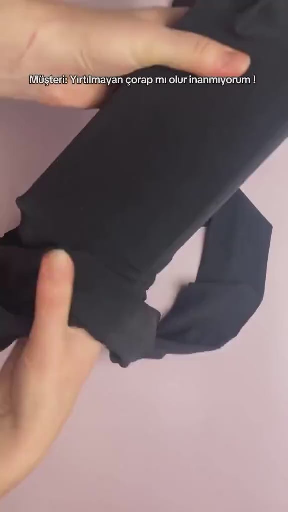 Run-Proof Slimming Pantyhose video